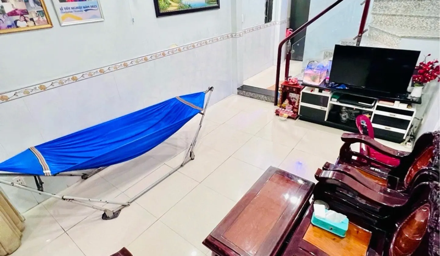 - NHÀ HBG GÒ VẤP NGAY CV LÀNG HOA - 38M2 - 2 TẦNG - 3PN & WC - CHÀO 3,3 TỶ - TL - CHƯA ĐẾN 100T/M2... Bán nhà riêng tại Thông Tây Hội, Hồ Chí Minh 01