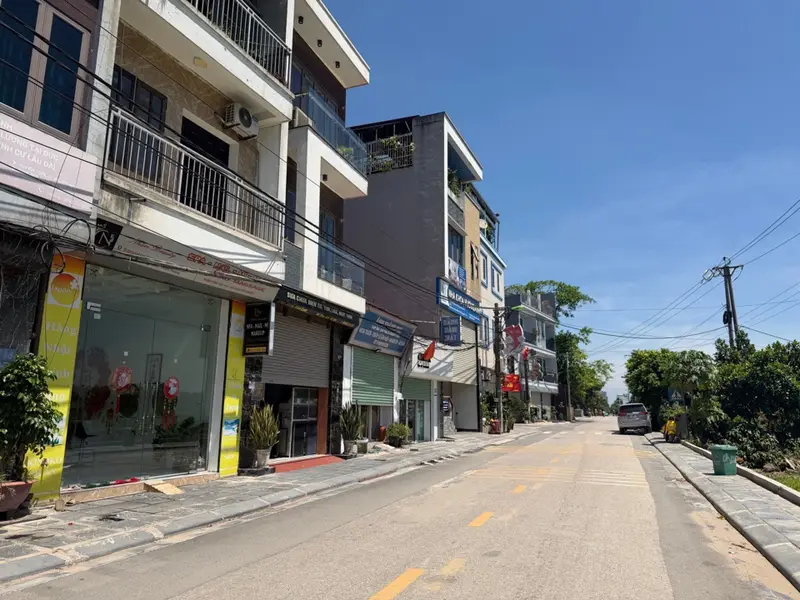 🌺NHÀ 2 TẦNG ĐẸP TẠO DÒNG TIỀN - ĐƯỜNG TRỤC CHÍNH KINH DOANH 10M - VỈA HÈ - ĐỐI DIỆN CHẢO LỬA VINHO... Bán nhà mặt phố tại Đông Anh, Hà Nội 01