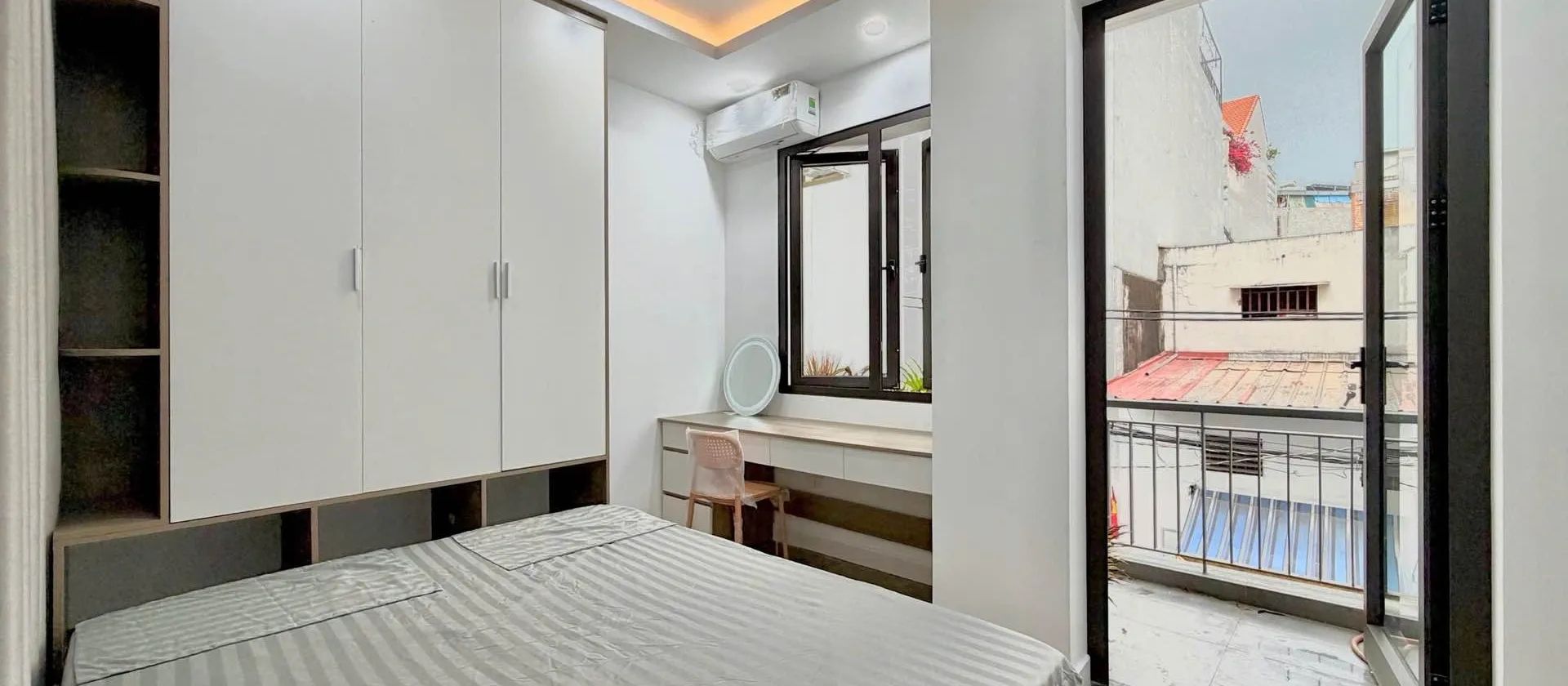 Bán nhà 4 tầng cho thuê cao cấp gần sân bay, thu nhập ổn định... Bán nhà riêng tại Tân Sơn Nhất, Hồ Chí Minh 01
