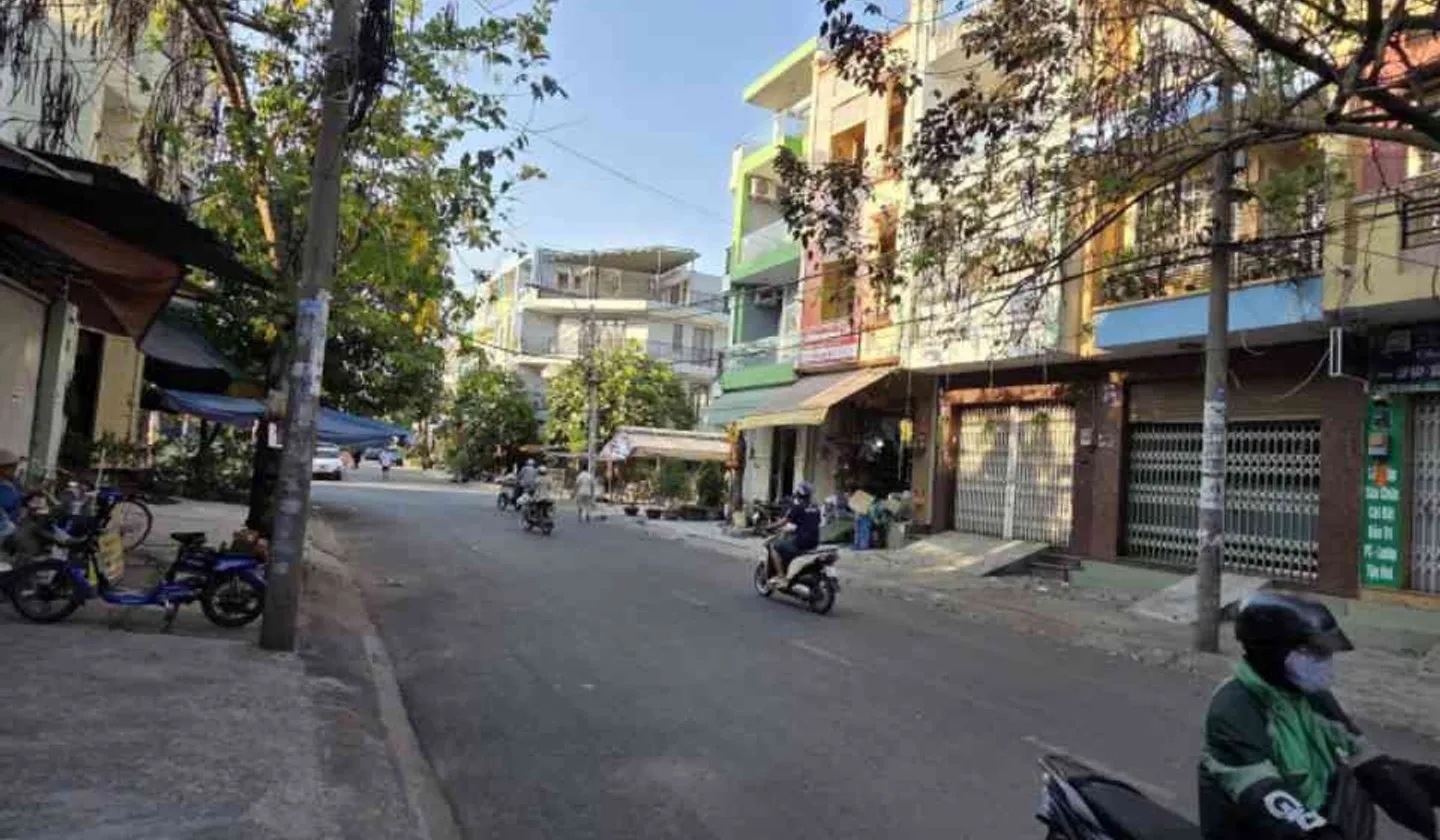 Bán nhà mặt phố kinh doanh Bà Hom, mặt tiền 12m, giá ưu đãi... Bán nhà mặt phố tại Phú Lâm, Hồ Chí Minh 01