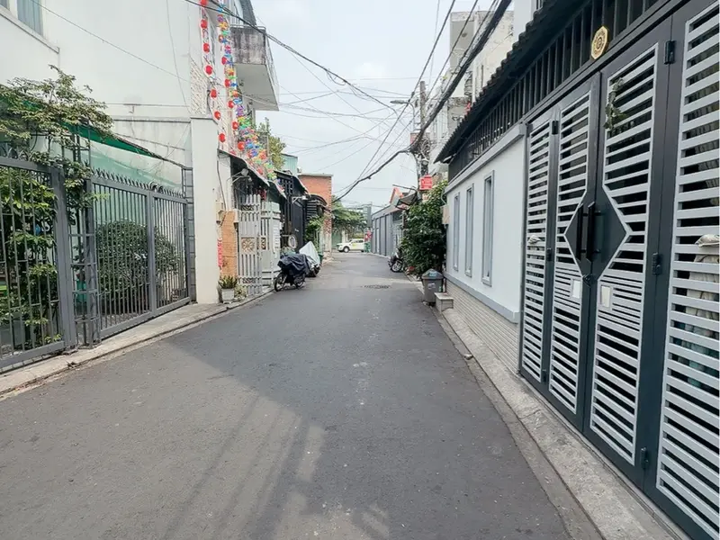Nhà 2 tầng gần chợ Thủ Đức - Không gian sống lý tưởng... Bán nhà riêng tại Linh Xuân, Hồ Chí Minh 01