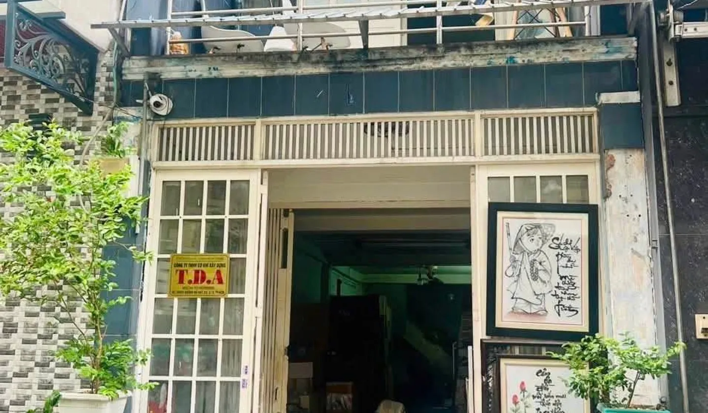Nhà 3 tầng siêu tiện nghi ở trung tâm Quận 10... Bán nhà riêng tại Diên Hồng, Hồ Chí Minh 01