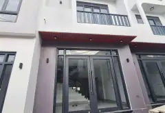 CƠ HỘI SỞ HỮU NHÀ PHỐ TRUNG TÂM – Ô TÔ ĐỖ CỬA... Bán nhà riêng tại Hà Lầm, Quảng Ninh 01