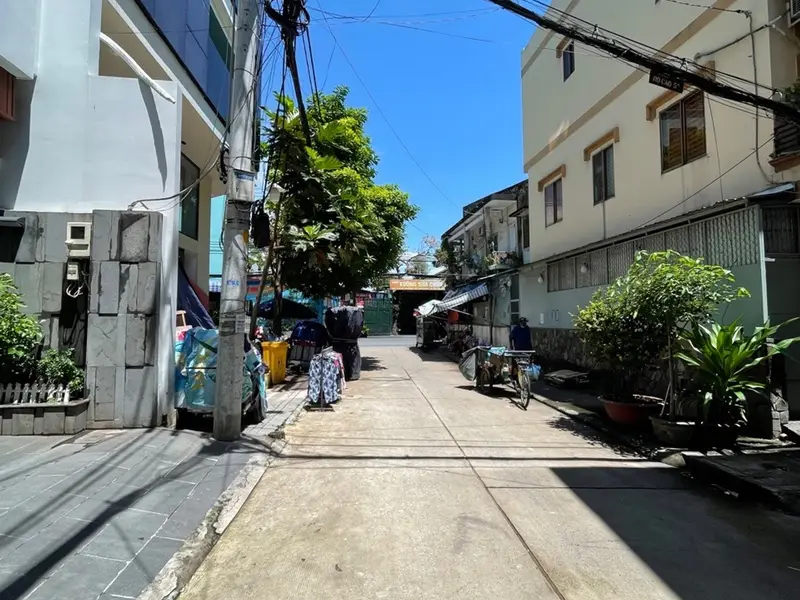 Nhà 2 tầng tiện nghi, hẻm xe hơi Quận 10 giá hợp lý... Bán nhà riêng tại Hòa Hưng, Hồ Chí Minh 01