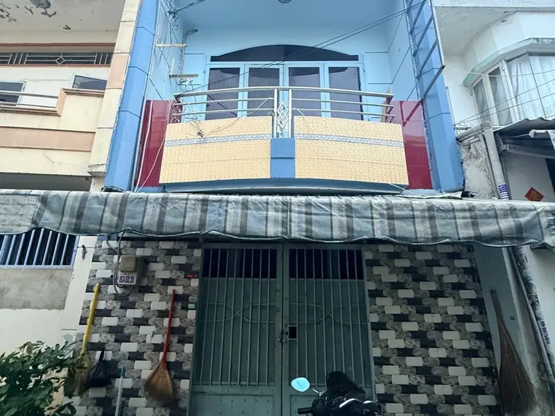 Nhà đẹp 2 tầng , Bình Trị Đông , hẻm xe hơi 4m , 48M² nở hậu , Chỉ 4.4 T💥
-4 x 12m , 1 trệt 1 lầu... Bán nhà riêng tại Bình Trị Đông, Hồ Chí Minh 01
