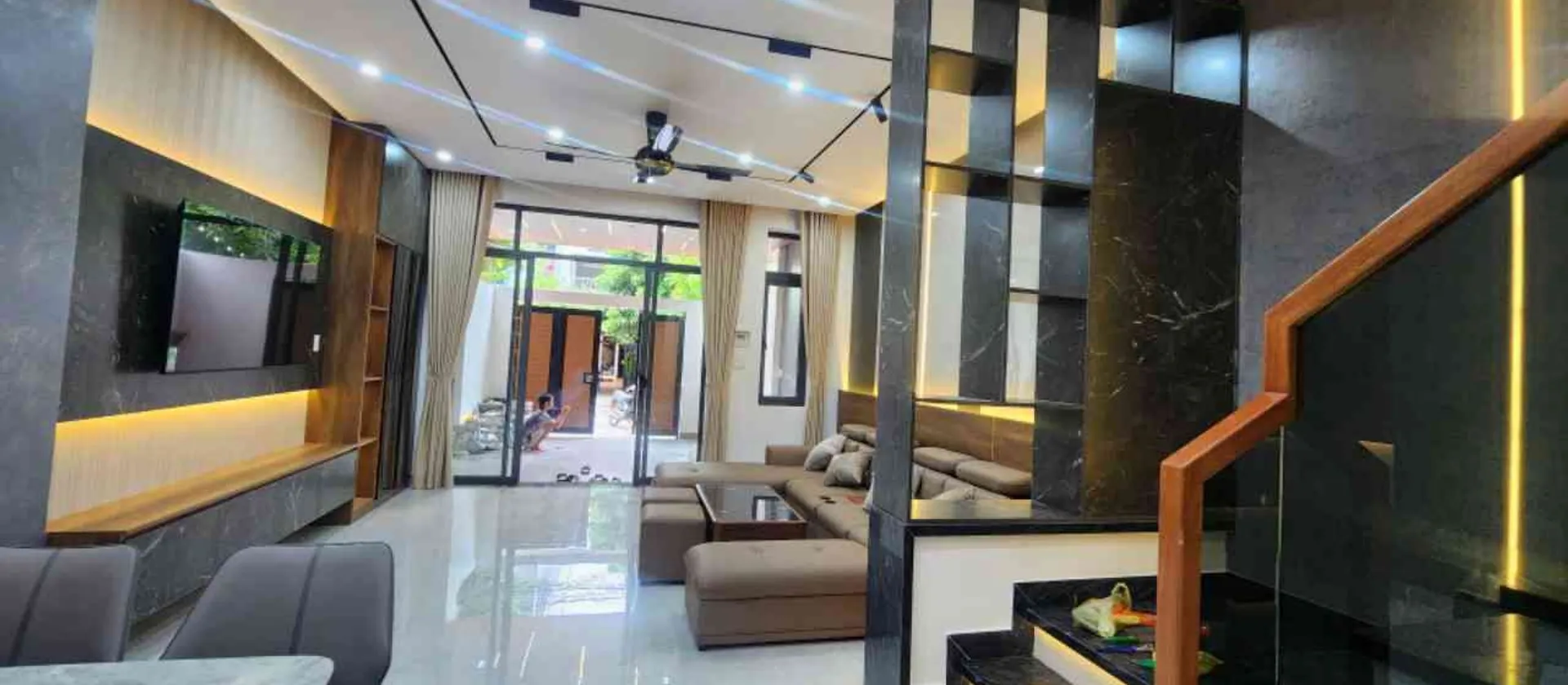 Cơ hội sở hữu nhà mặt phố 3 tầng full nội thất tại Hoà Xuân Đà Nẵng giá tốt... Bán nhà mặt phố tại Hòa Xuân, Đà Nẵng 01
