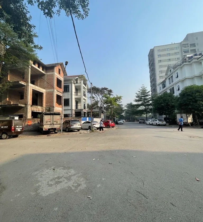 Biệt Thự Vườn 5 Tầng 104m2 Mặt Tiền 8,1m 3 otto Tránh Nhau... Bán nhà mặt phố tại Phú Diễn, Hà Nội 01