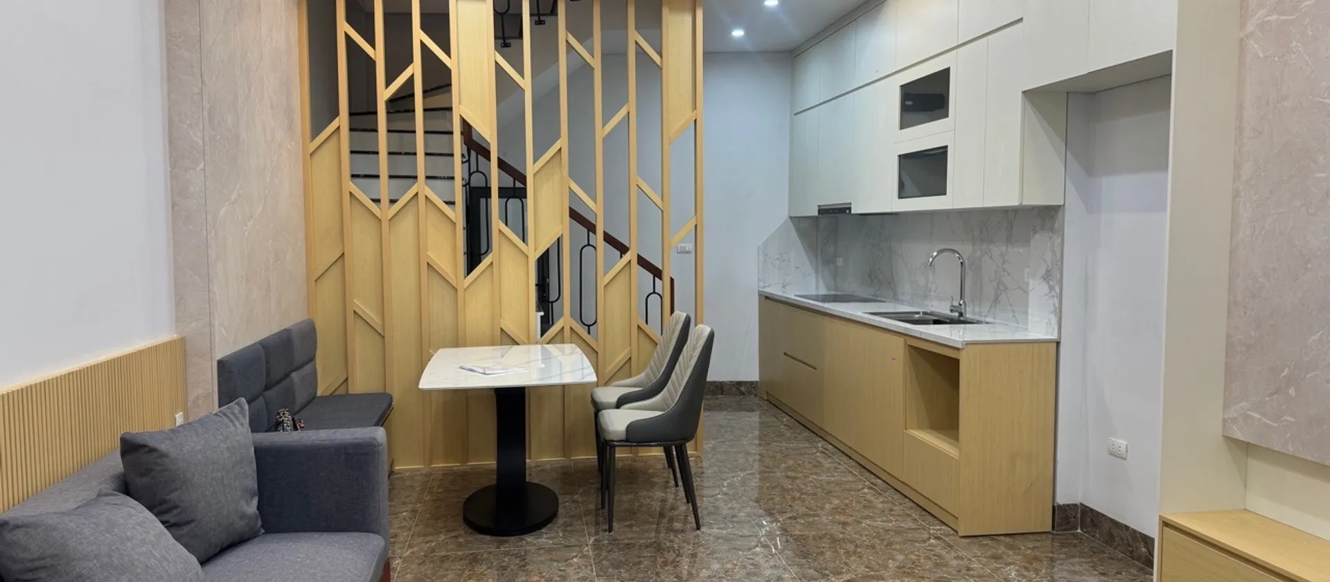 Nhà đẹp mới 5 tầng ngay trung tâm Lệ Mật, tiện nghi đầy đủ... Bán nhà riêng tại Việt Hưng, Hà Nội 01