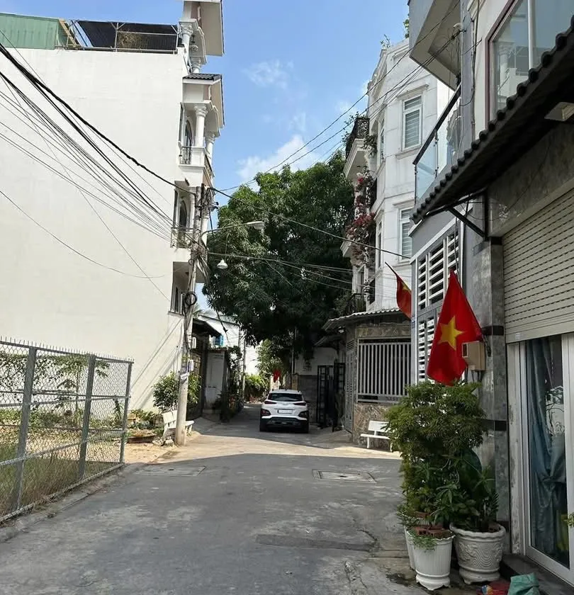 SIÊU PHẨM NHÀ ĐẶNG VĂN BI 4 TẦNG - THÔNG SỐ VÀNG - XEM NGAY KẺO LỠ... Bán nhà riêng tại Thủ Đức, Hồ Chí Minh 01