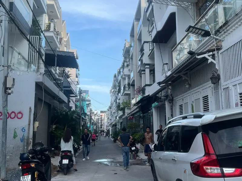 Bán nhà riêng 4 tầng 3 mặt thoáng tại quận với vị trí gần công viên, hẻm nhựa an ninh... Bán nhà riêng tại Nhà Bè, Hồ Chí Minh 01