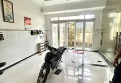 Mặt tiền 8.1m. LÊ VĂN QUỚI

88M2. NHĨNH 7TY NHỎ XÍU
Oto ngủ trong nhà... Bán nhà riêng tại Bình Trị Đông, Hồ Chí Minh 04