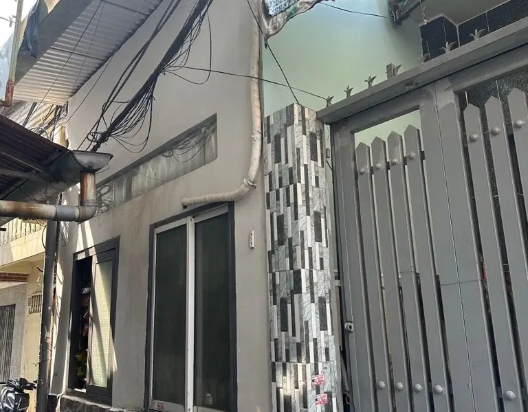 Bán nhà Lạc Long Quân, Bảy Hiền Tân Bình, 4.2mx11m x 2 tầng,6PN , hẻm xe hơi 10m, dòng tiền ổn định... Bán owner_side tại Bảy Hiền, Hồ Chí Minh 01