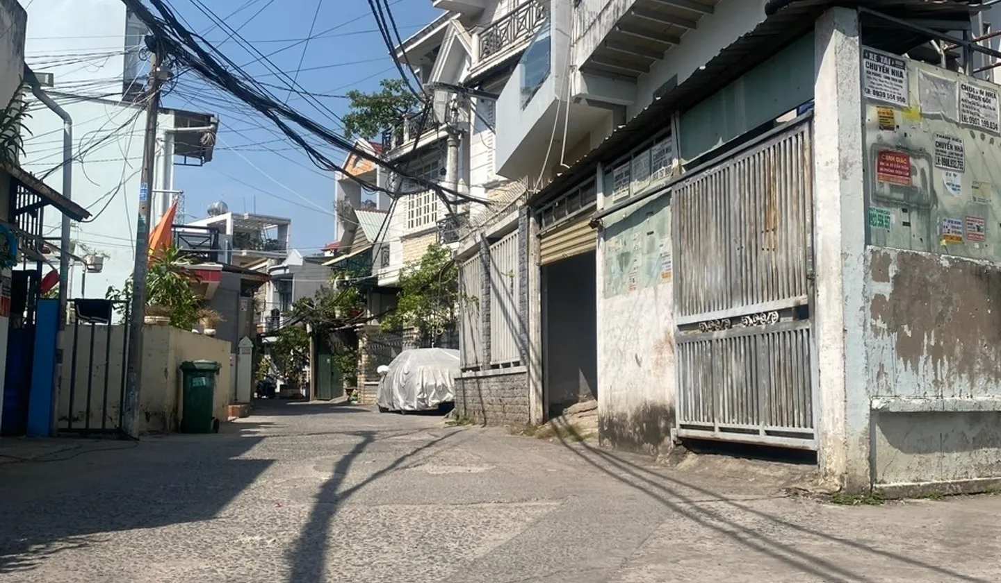 Bán nhà cấp bốn 282m² tại Phú Thuận, phù hợp xây CHDV... Bán nhà riêng tại Phú Thuận, Hồ Chí Minh 01