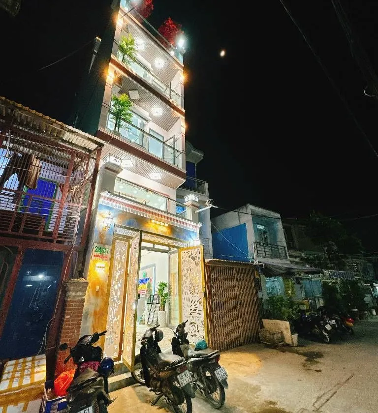 Cơ hội hiếm có sở hữu căn hộ dịch vụ cao cấp tại trung tâm Quận 8... Bán nhà riêng tại Chánh Hưng, Hồ Chí Minh 01