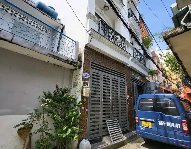 Nhà riêng 4 tầng đẹp, xe hơi đỗ cửa, vị trí thuận lợi tại Phú Nhuận... Bán nhà riêng tại Đức Nhuận, Hồ Chí Minh 01