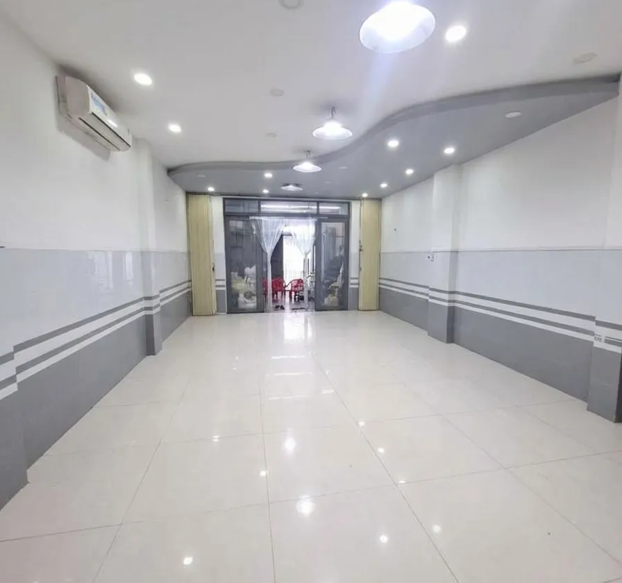 CHỈ 5 TỶ NHÀ TRẦN VĂN MƯỜI BÀ ĐIỂM HÓC MÔN. LÔ GÓC HẺM XE HƠI TRÁNH - DT 130M2_2 TẦNG BTC... Bán nhà riêng tại Xuân Thới Sơn, Hồ Chí Minh 01