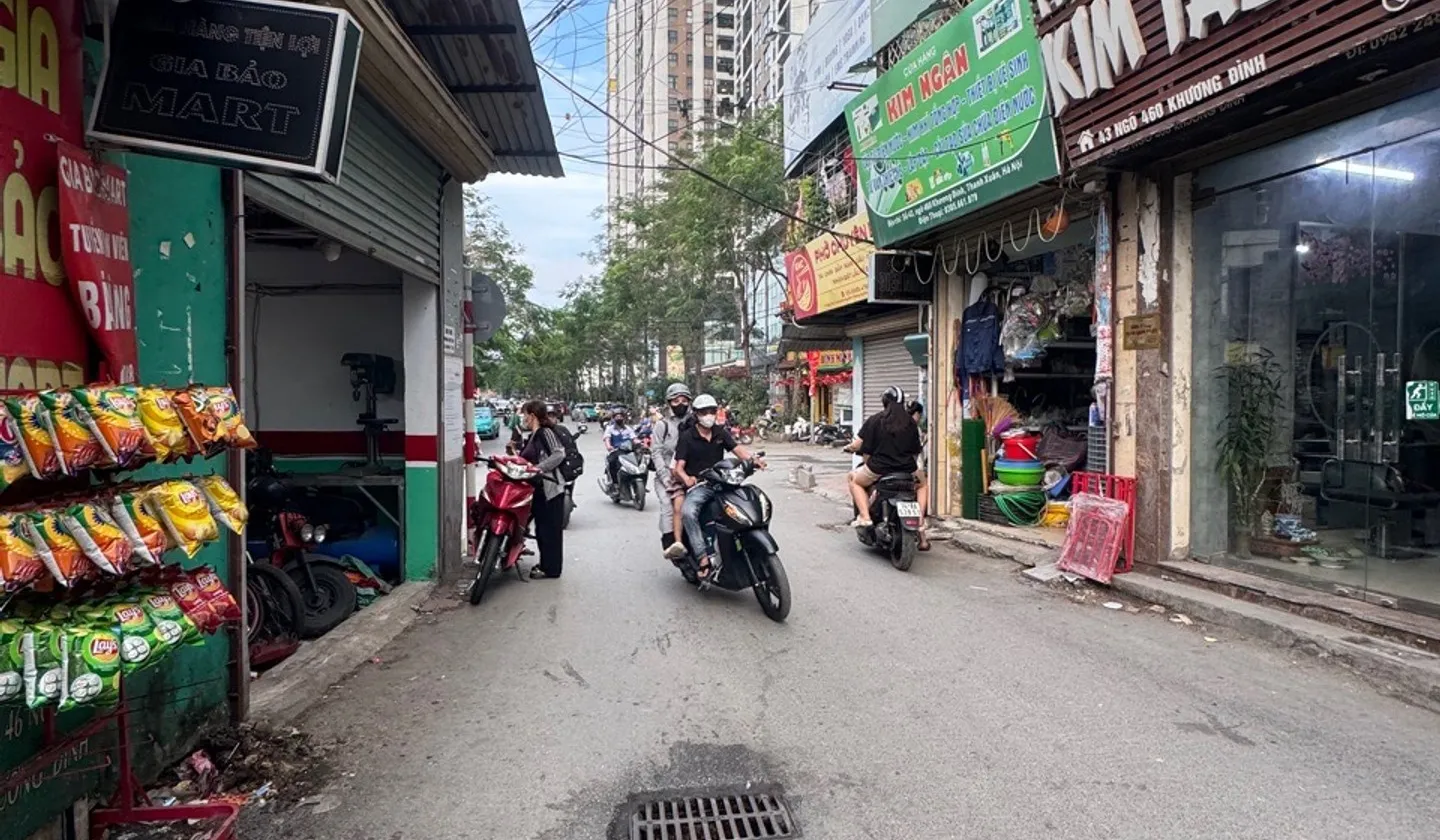 Nhà mặt ngõ to như phố, ô tô tránh nhau, kd sầm uất tại Khương Đình, diện tích 80m²... Bán nhà mặt phố tại Khương Đình, Hà Nội 01
