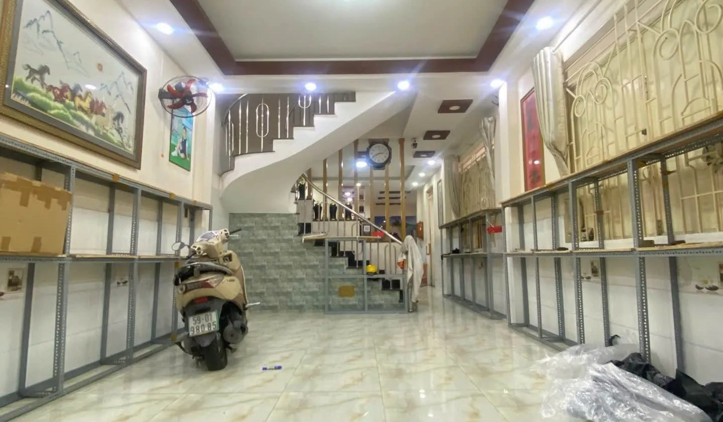 Nhà 3 tầng có góc 2 mặt tiền tại Bình Trị Đông... Bán nhà riêng tại Bình Trị Đông, Hồ Chí Minh 01