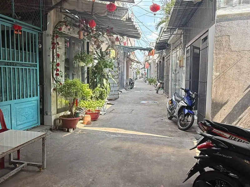 Nhà 2 mặt hẻm duyên dáng, giá hấp dẫn Quận 12... Bán nhà riêng tại Đông Hưng Thuận, Hồ Chí Minh 01