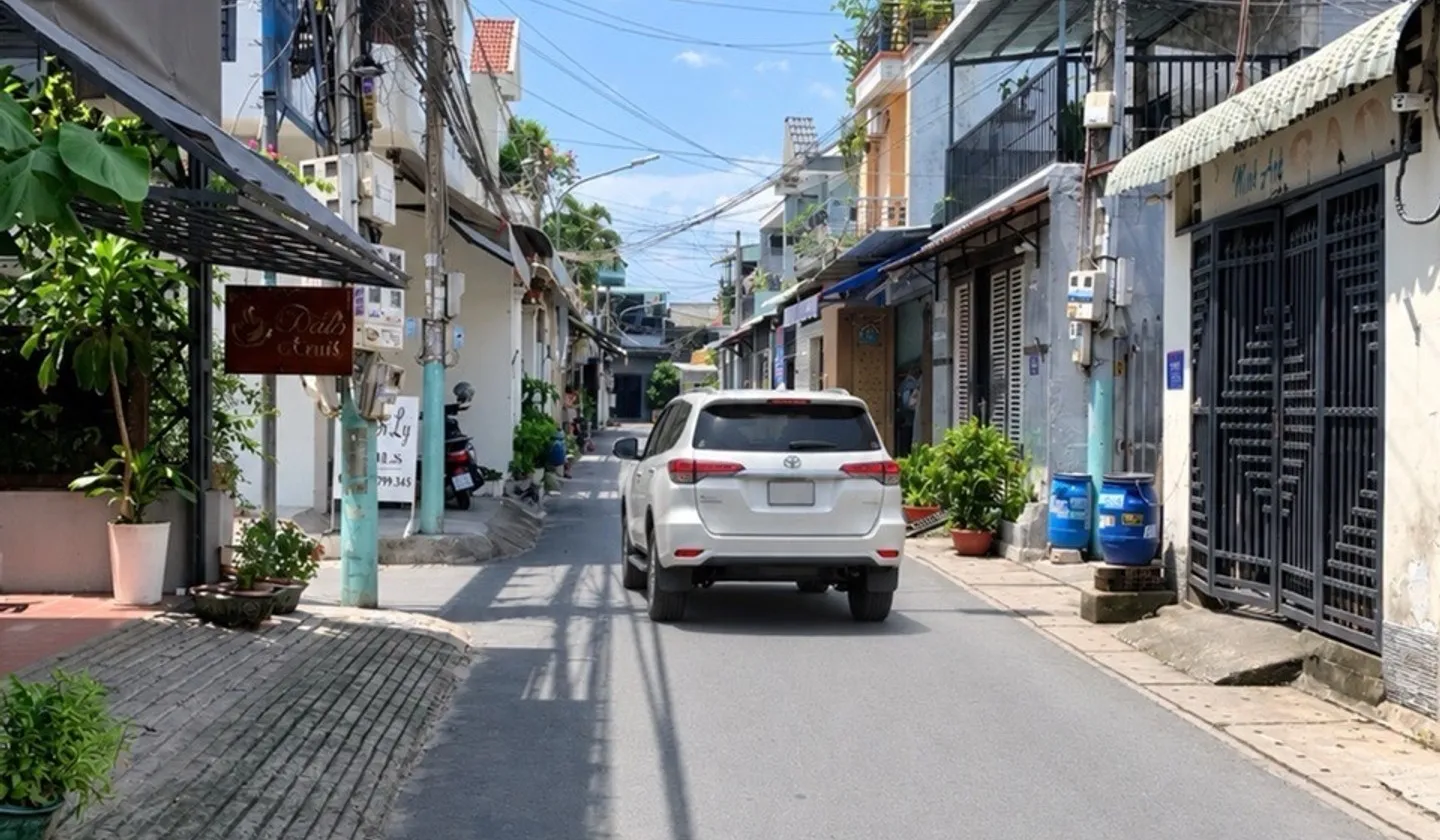 Bán nhà riêng 2 tầng mặt tiền rộng tại Dĩ An giá tốt... Bán nhà riêng tại Dĩ An, Hồ Chí Minh 01