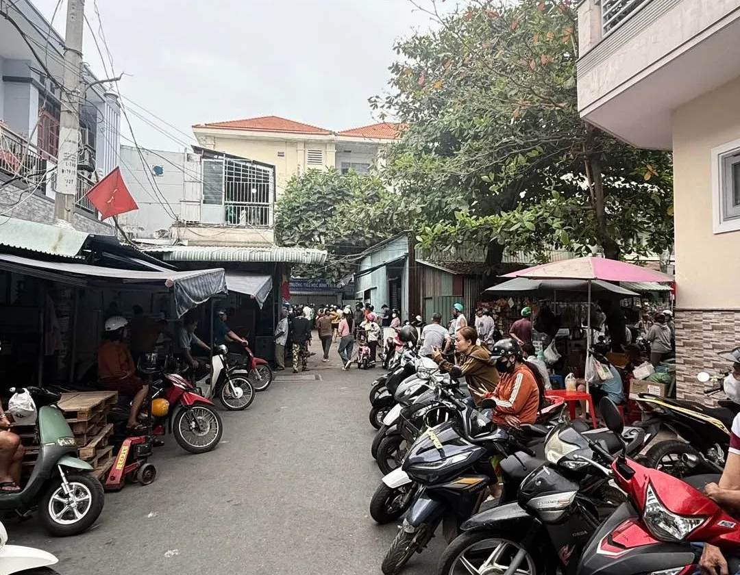 Bán nhà riêng 53m² 2 tầng hướng Nam, giá 5.9 tỷ tại Bình Tân... Bán nhà riêng tại Bình Trị Đông, Hồ Chí Minh 01