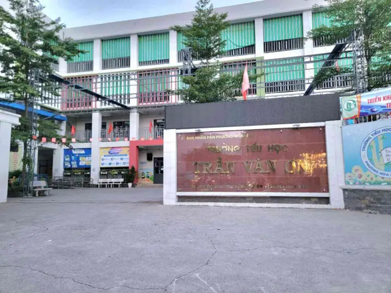 Bán nhà 2 tầng hẻm ô tô gần Đầm Sen, Quận Tân Phú giá 2.6 tỷ... Bán nhà riêng tại Hòa Bình, Hồ Chí Minh 01