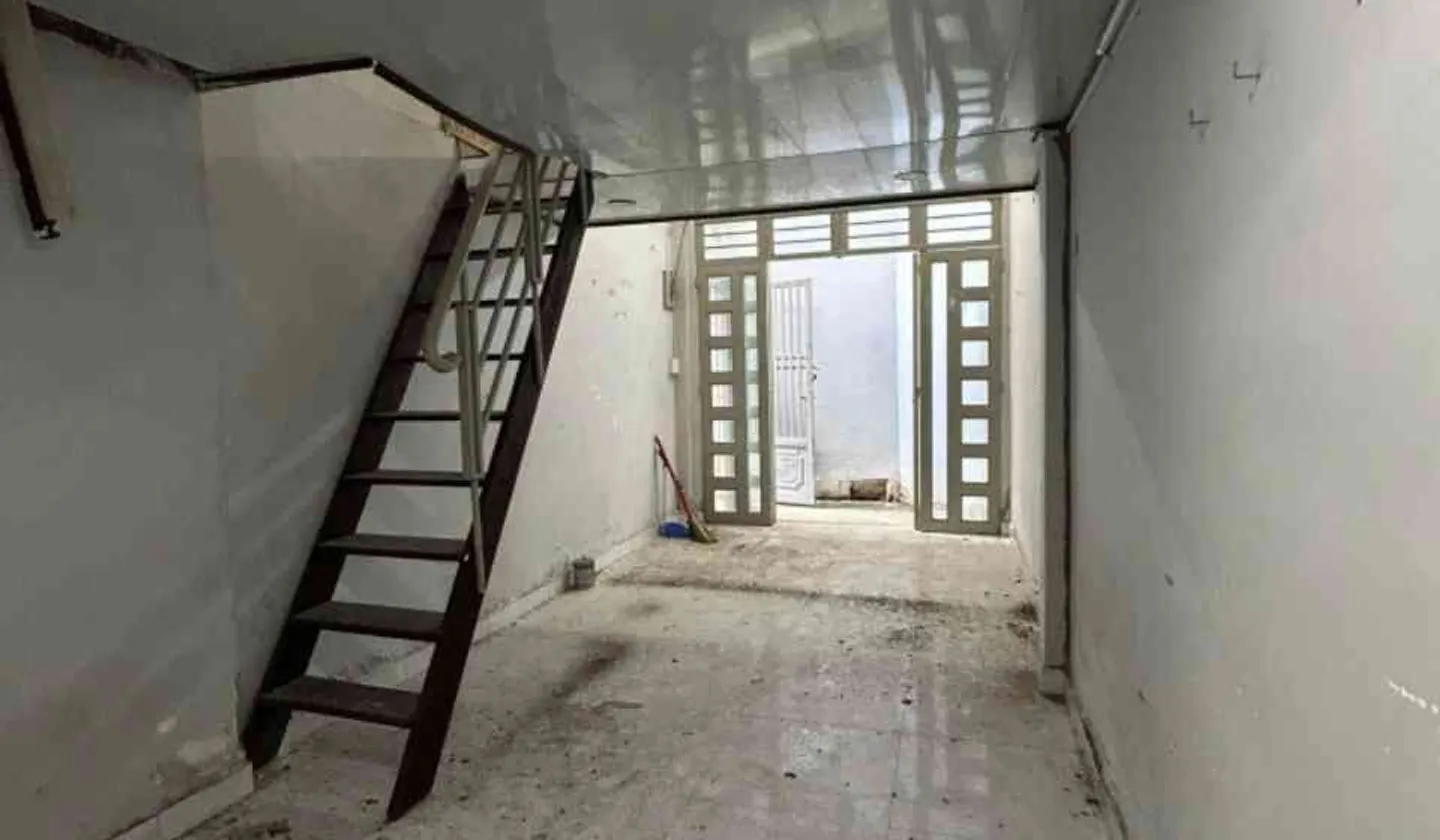 Nhà nhỏ trung tâm quận 10 giá sốc, tiện đi Quận 1 chỉ vài phút... Bán nhà riêng tại Hòa Hưng, Hồ Chí Minh 01