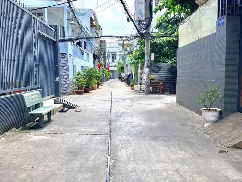 Nhà 2 tầng kiên cố hẻm xe hơi ở Bình Tân, giá chỉ nhỉnh 4 tỷ... Bán nhà riêng tại Bình Trị Đông, Hồ Chí Minh 01