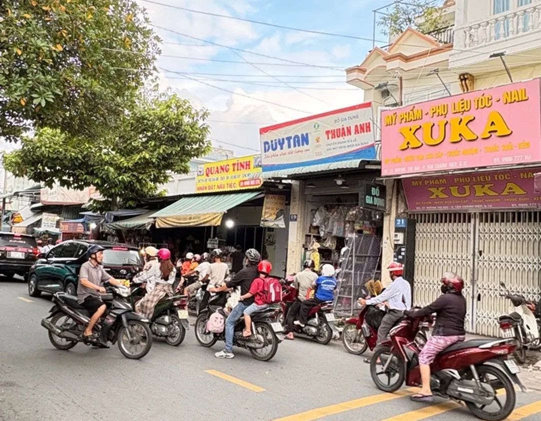 Nhà mặt phố siêu rộng 6 tầng tại trung tâm quận, giá mềm bất ngờ... Bán nhà mặt phố tại Trung Mỹ Tây, Hồ Chí Minh 01