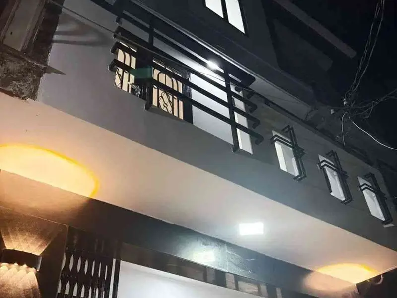 Thái Phiên.P.2.Q.11
👉Nhà mới,rất đẹp,sát mặt tiền.
👉Nhà chỉ cách 2 căn ra đến đường.Hẻm trước n... Bán nhà mặt phố tại Minh Phụng, Hồ Chí Minh 01