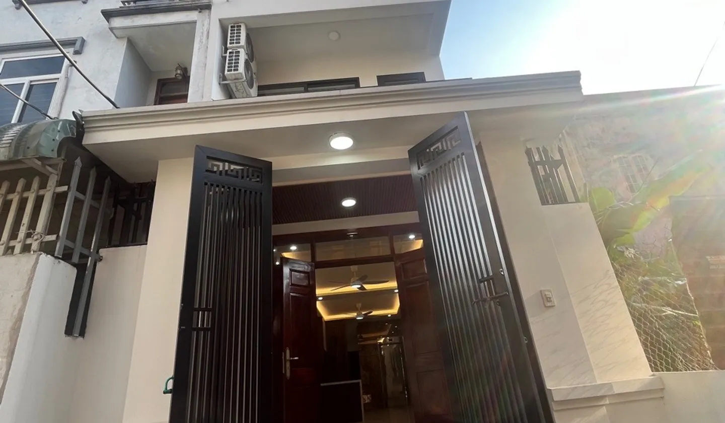 Bán nhà mặt phố 5 tầng mặt ngõ ô tô tránh, khu vực sầm uất, phù hợp kinh doanh... Bán nhà mặt phố tại Việt Hưng, Hà Nội 01