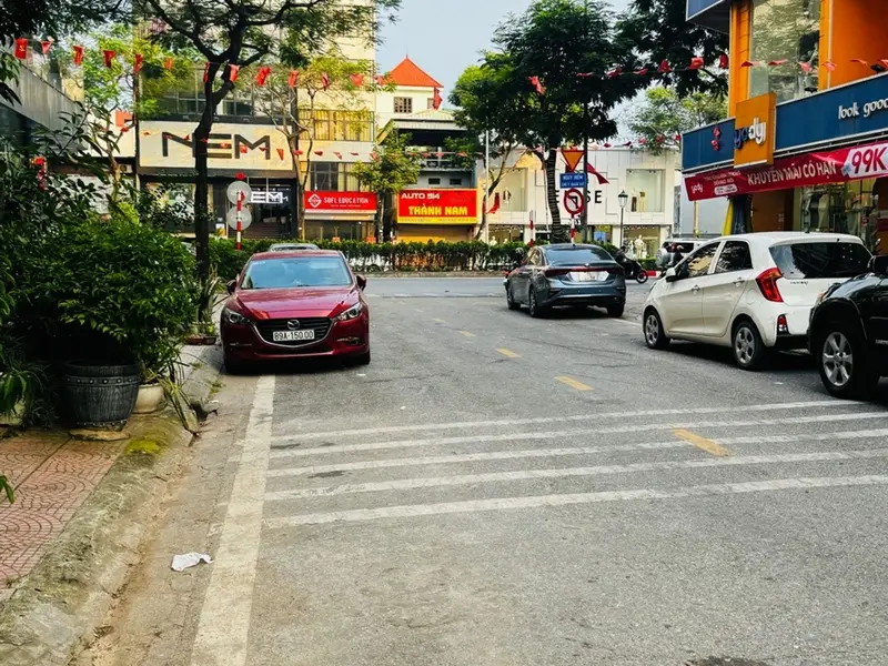Bán nhà riêng 5 tầng Gara Thang máy, vỉa ô tô tránh tại khu vực trung tâm Nguyễn Văn Cừ... Bán nhà riêng tại Bồ Đề, Hà Nội 01