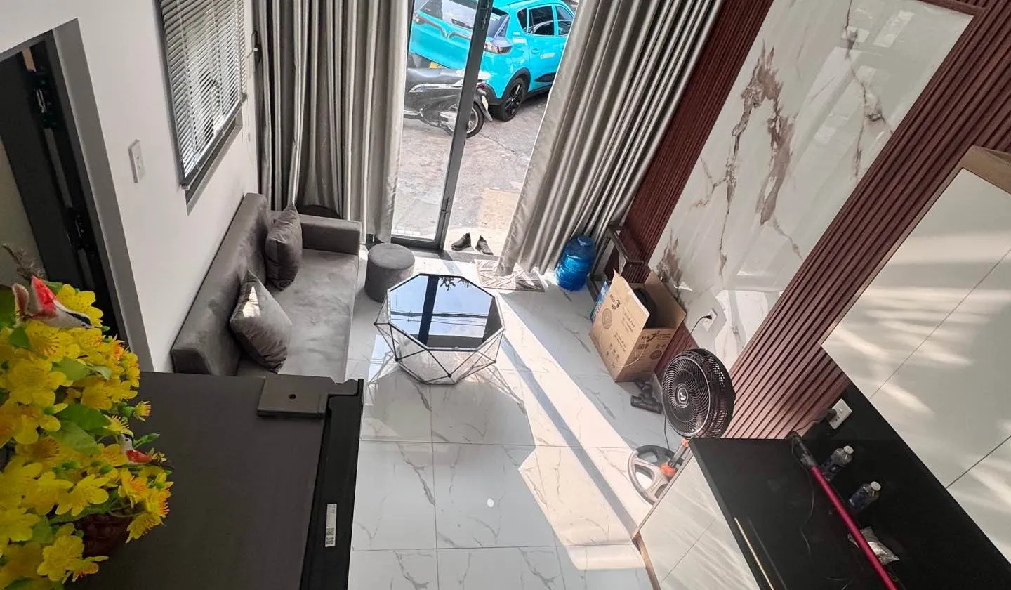 🔥 PHAN HUY ÍCH – NHỈNH 2 TỶ – HẺM XE HƠI THÔNG RỘNG 🔥

🏡 Nhà 3 tầng + sân thượng, thiết kế đẹp,... Bán nhà riêng tại An Hội Tây, Hồ Chí Minh 01