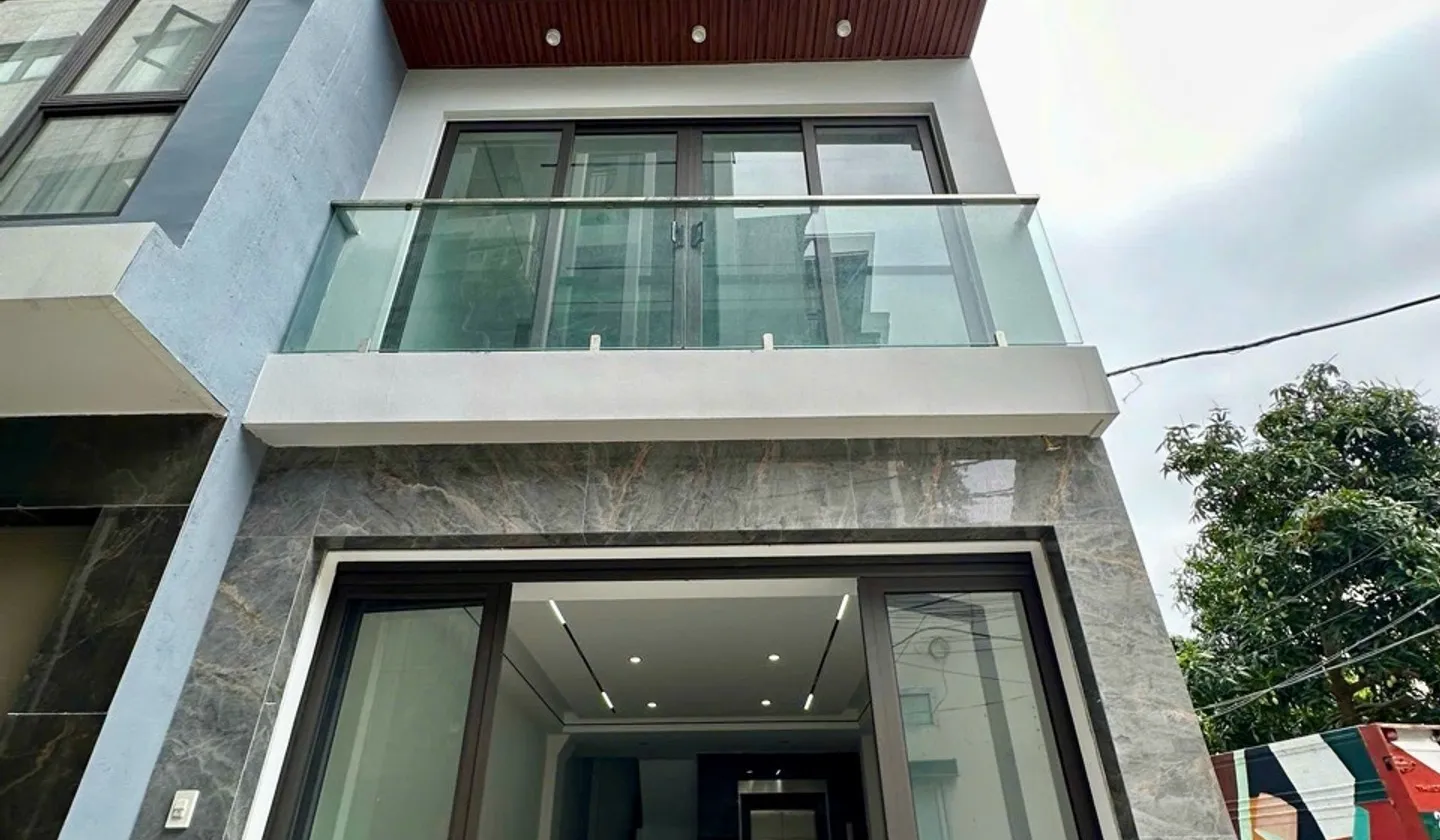 Bán nhà riêng 6 tầng gần chợ Phúc Lợi, có gara ô tô và thang máy... Bán nhà riêng tại Phúc Lợi, Hà Nội 01