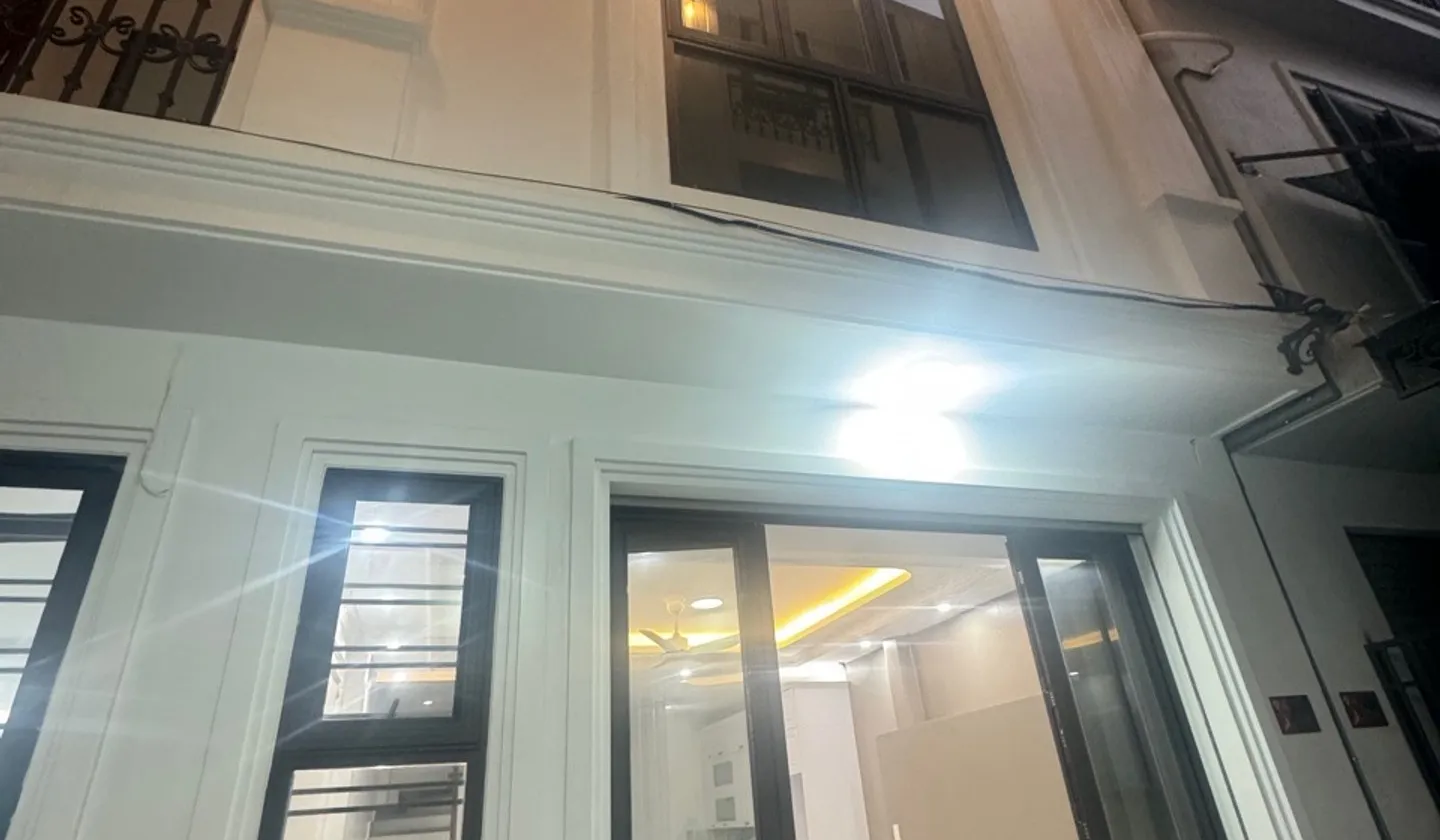 Nhà 4 tầng hiện đại gần trung tâm Văn Cao với không gian thoáng mát... Bán nhà riêng tại Hải An, Hải Phòng 01