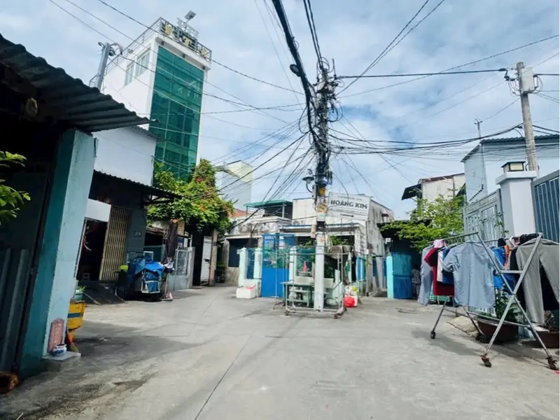 Nhà 6 tầng mặt tiền rộng 4,5m tại Hoài Thanh giảm giá còn 4,48 tỷ-Linh0784140402... Bán nhà riêng tại Phú Định, Hồ Chí Minh 01