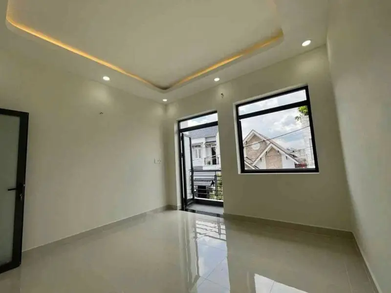 Nhà 2 tầng rộng rãi, sân để ô tô, ngay Xuân Thới Sơn... Bán nhà riêng tại Xuân Thới Sơn, Hồ Chí Minh 01