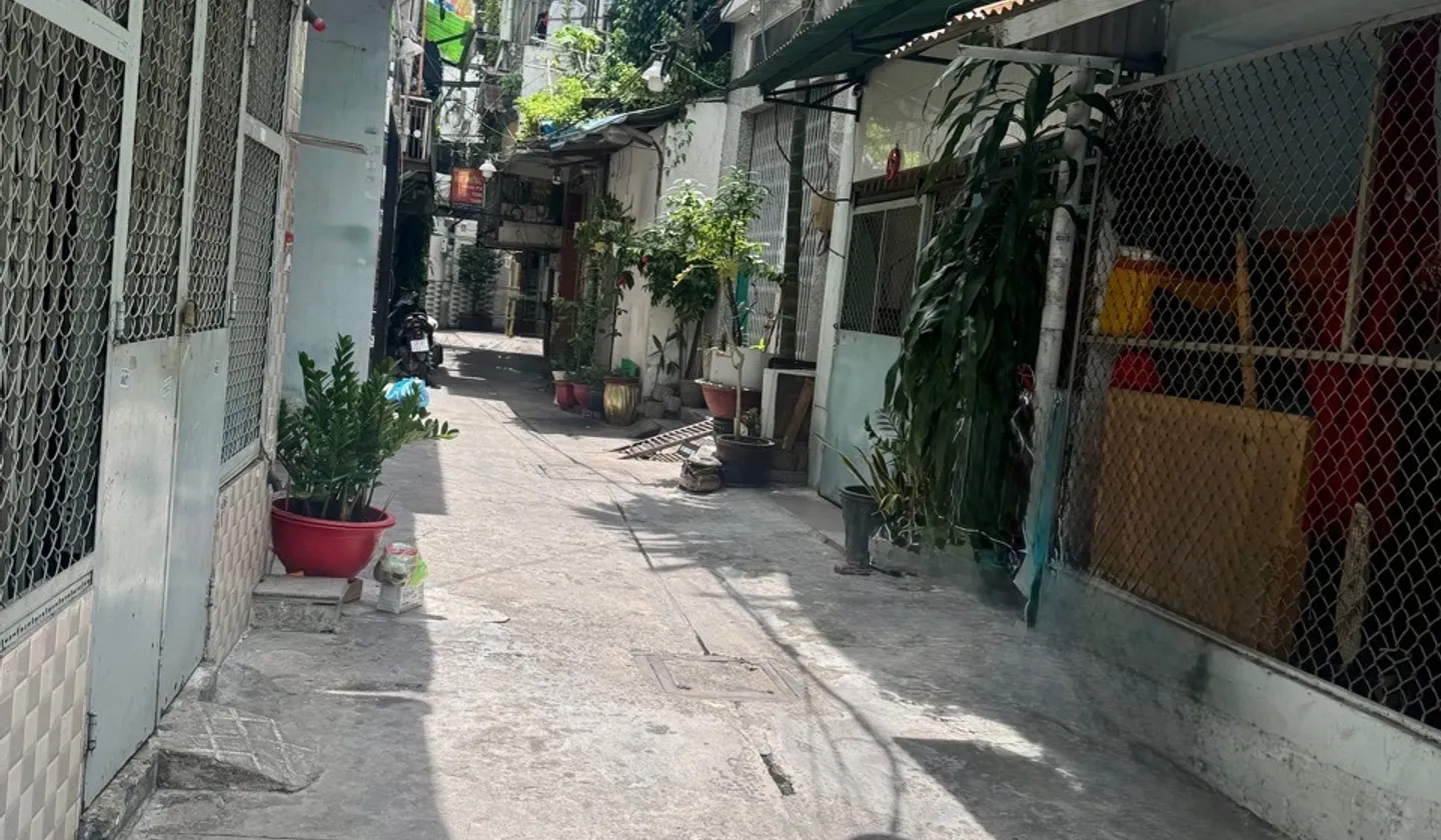 💥 NHÀ 3 TẦNG – NGANG 4.7M – ĐỐI DIỆN ĐẦM SEN – Q11 🔥
🏡 45m², 3PN – 3WC, phòng khách, bếp.... Bán nhà riêng tại Hòa Bình, Hồ Chí Minh 01