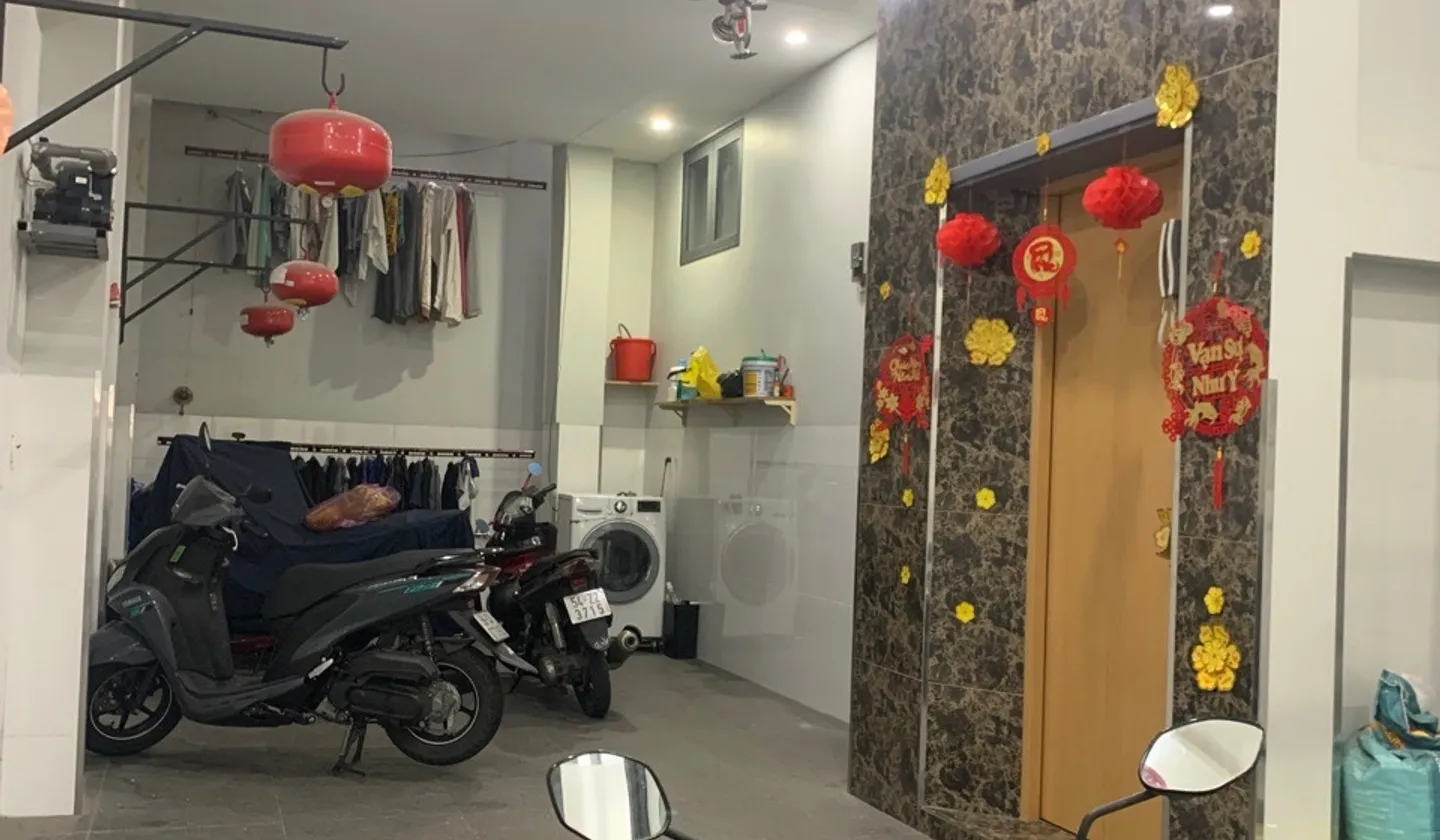 Gần SVĐ Vân Đồn - Chdv - 5 tầng - 73m2 - Nhỉnh 14 tỷ - Dòng tiển 780tr/năm - Nở hậu - Có thang máy... Bán nhà riêng tại Khánh Hội, Hồ Chí Minh 01