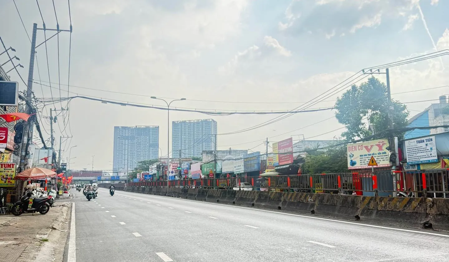 MTKD QUỐC LỘ 1K – NGAY CẦU VƯỢT & CHỢ LINH XUÂN- Dt: 176m², chỉ : 10,6 tỷ
Sổ hồng riêng... Bán nhà mặt phố tại Linh Xuân, Hồ Chí Minh 01
