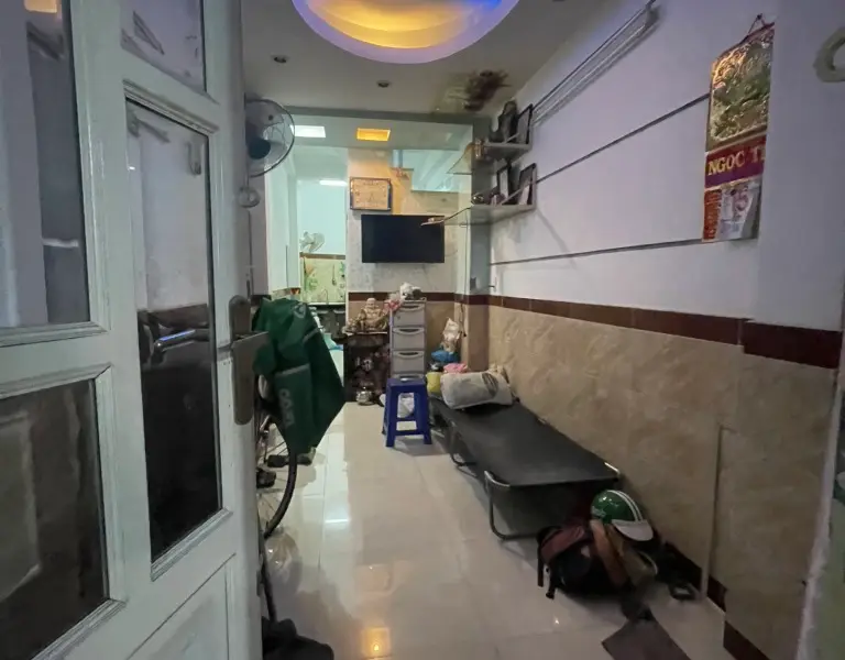 Gần Chợ Xóm Chiếu - 2 tầng - 2Pn khép kín - 2 tỷ nhỉnh... Bán nhà riêng tại Xóm Chiếu, Hồ Chí Minh 01