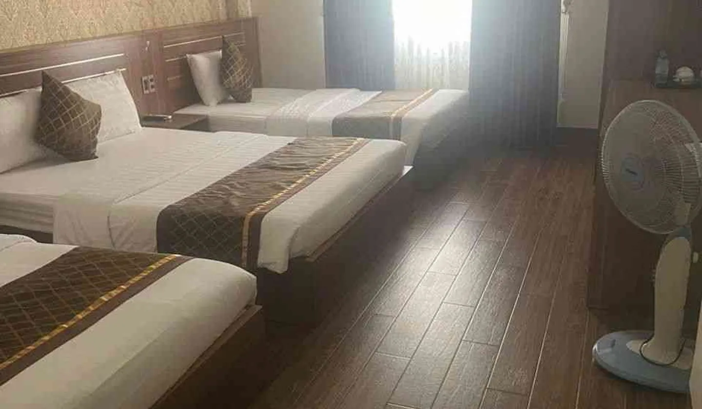 Khách sạn 8 tầng đẳng cấp giữa trung tâm Hạ Long... Bán bất động sản khác tại Hạ Long, Quảng Ninh 01
