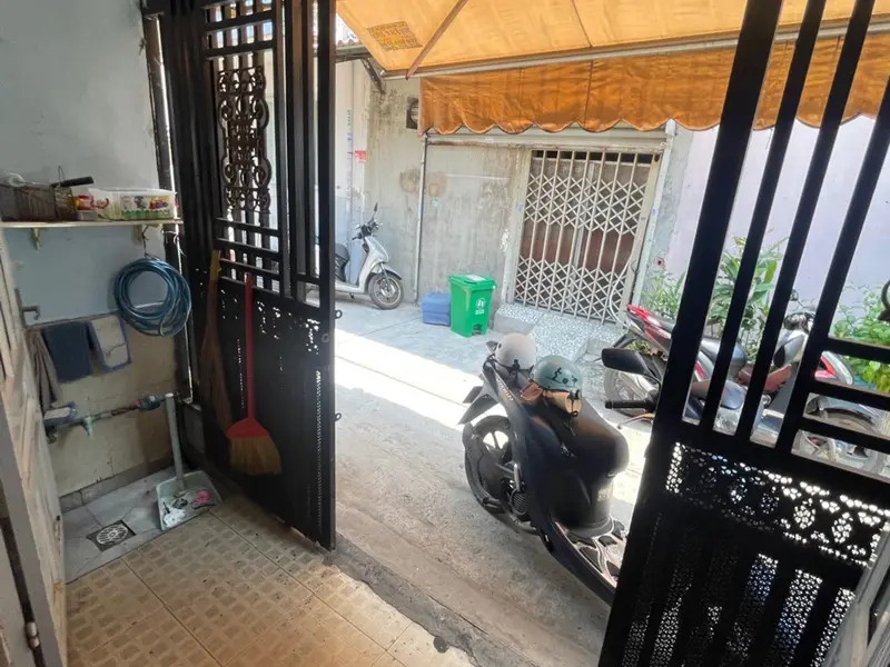 Nhà 2 Tầng Giá Tốt 3,25 Tỷ Hẻm 4m Liên Khu 5-6, Sổ Hồng Riêng Đáng Sở Hữu... Bán nhà riêng tại Bình Tân, Hồ Chí Minh 01
