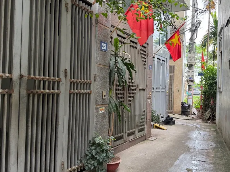 Bán nhà KIM GIANG 9.5 tỷ Ngõ Rộng Thoáng Nhà Đẹp Diện tích rộng Gần Bãi Ô Tô sổ đỏ chính chủ ở ngay... Bán nhà riêng tại Thanh Liệt, Hà Nội 01