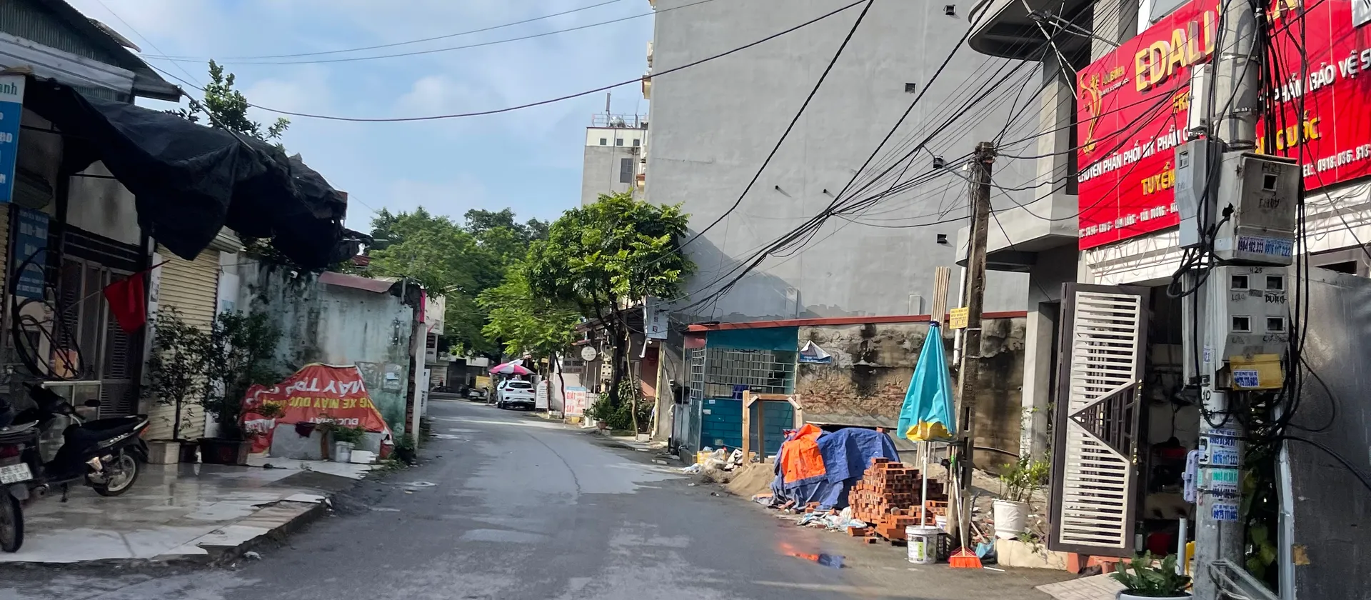 Vị trí tại Nam Sơn -Bắc ninh đất rộng 85m2
Fun thổ cư... Bán đất tại Nam Sơn, Bắc Ninh 01