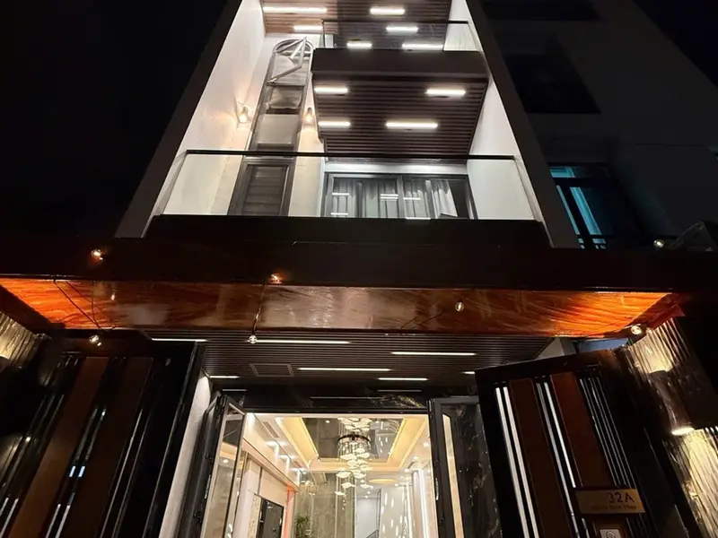 Nhà phố trung tâm Ngọc Thuỵ với thang máy hiện đại, trọn gói nội thất tinh tế... Bán nhà riêng tại Bồ Đề, Hà Nội 01