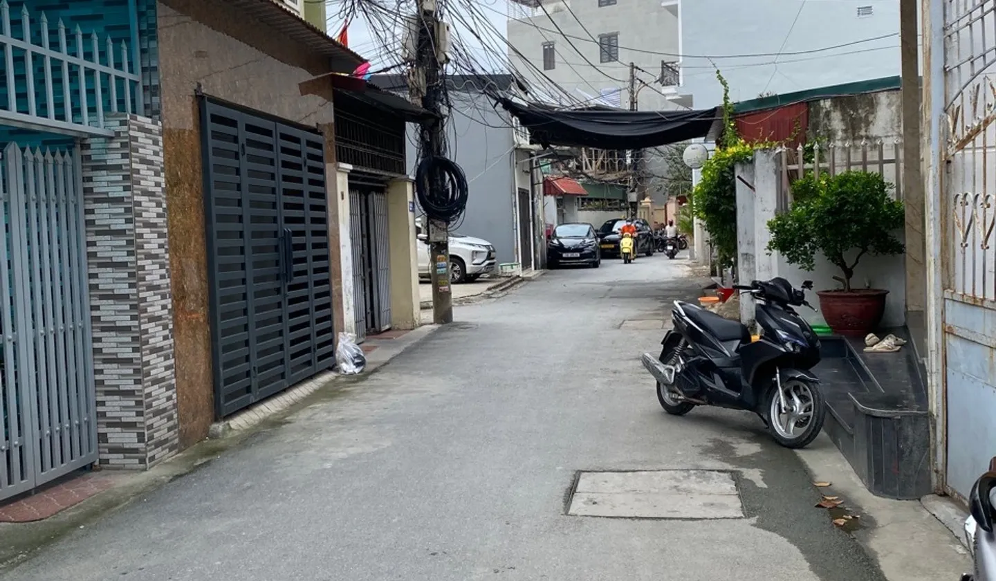 Bán nhà riêng 4 tầng hướng Đông ngõ rộng ô tô tránh, trung tâm quận Lê Chân... Bán nhà riêng tại Lê Chân, Hải Phòng 01