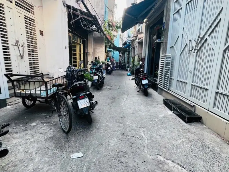 Nhà Đẹp 4 Tầng Dương Bá Trac, 4PN,
5WC, SHR Nở Hậu - Nhỉnh 6 T.ỷ... Bán nhà riêng tại Chánh Hưng, Hồ Chí Minh 01
