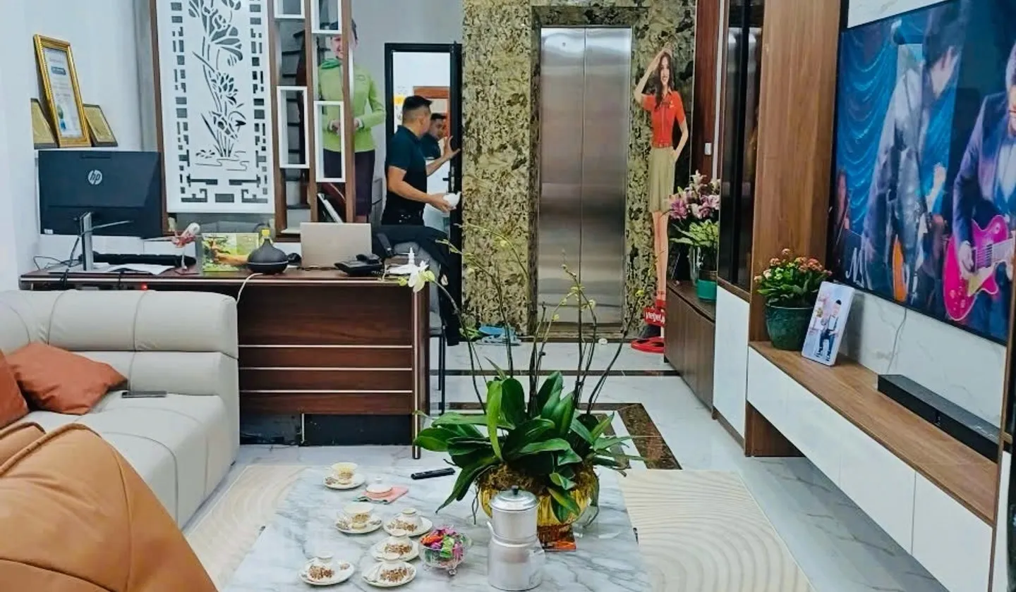 Bán nhà riêng 5 tầng có thang máy tại Kim Ngưu - vị trí trung tâm, mặt tiền rộng... Bán nhà riêng tại Vĩnh Tuy, Hà Nội 01
