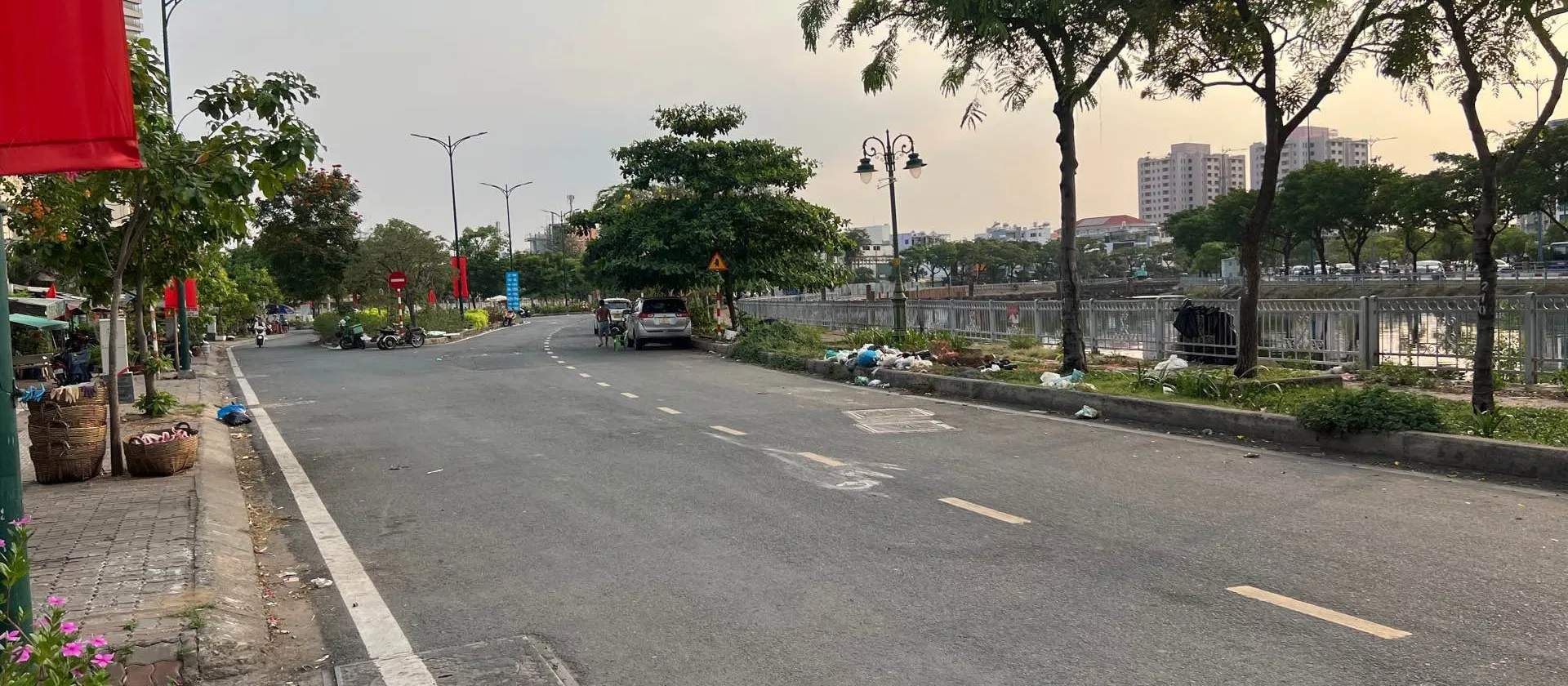 Bán nhà mặt tiền View sông đường Ba Đình, Quận 8 - Diện tích lớn, 7 tầng thang máy, đầy đủ tiện ích... Bán nhà mặt phố tại Chánh Hưng, Hồ Chí Minh 01